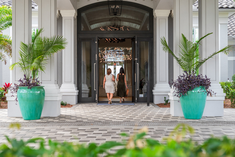 Colonial Country Club lifestyle amenities